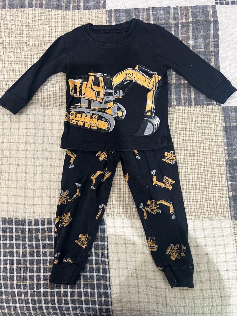 Bundle of Boys 2T Pajamas (6 sets) - Picture 8 of 8